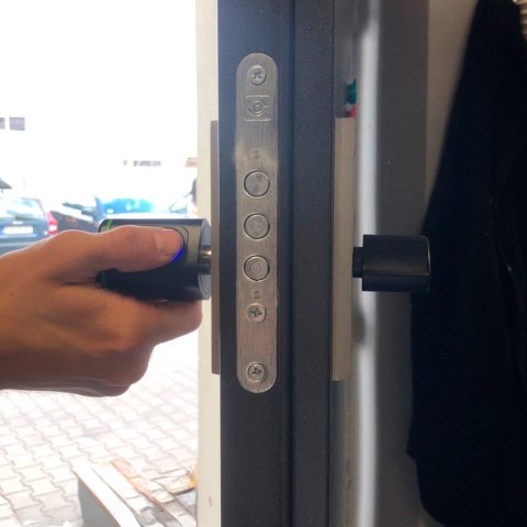 Zamek elektroniczny SMART wkładka inteligentna do drzwi odcisk palca bluetooth Kik Sp. z o. o. Sp. k.