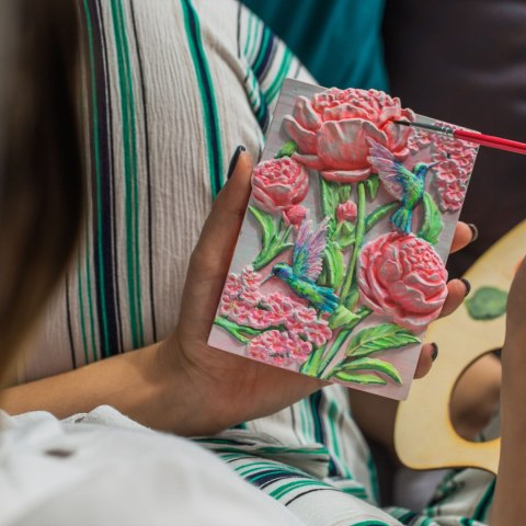 Kolorowanka gipsowa obraz do malowania 3D CANDELLANA kwiaty peonie zestaw farby i pędzle Youartgift Sp. z o. o. Kolorowanka gipsowa obraz do malowania 3D CANDELLANA kwiaty peonie zestaw farby i pędzle Youartgift Sp. z o. o.