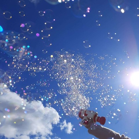 Pistolet maszynka do baniek mydlanych bańki mydlane światła różowy Kik Sp. z o. o. Sp. k.