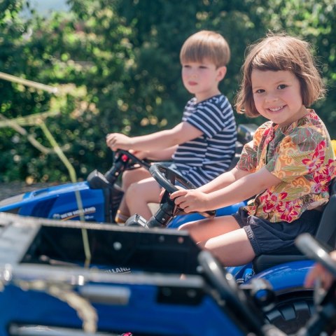 FALK FALK Traktor na Pedały New Holland Duży z Przyczepką od 3 lat FALK FALK Traktor na Pedały New Holland Duży z Przyczepką od 3 lat