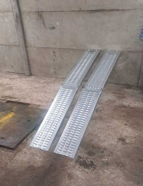 Bituxx Rampy stalowe składane 180 cm 400 kg antypoślizgowe 2 sztuki najazdy Bituxx Bituxx Rampy stalowe składane 180 cm 400 kg antypoślizgowe 2 sztuki najazdy Bituxx