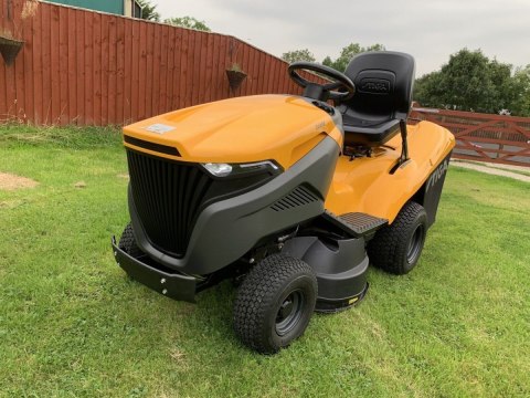 Stiga Traktor ogrodowy STIGA Estate 792W | Mocny silnik, Duży Kosz 300 L Stiga Traktor ogrodowy STIGA Estate 792W | Mocny silnik, Duży Kosz 300 L