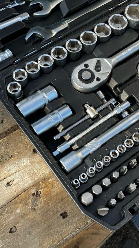 E-hurtownia Zestaw kluczy nasadowych 108 el crv bituxx grzechotki torx w walizce